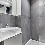 Louvre By Prestige * Paris